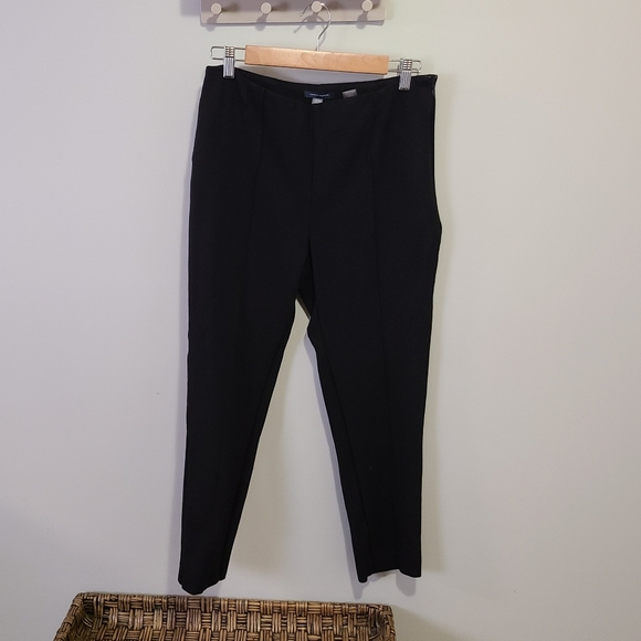 Hyba Laser Cut Workout Capris in Black - Picture 8 of 8